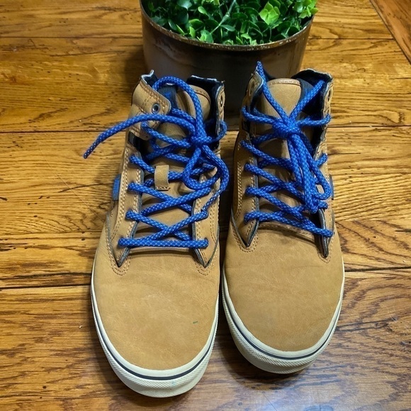 Vans Of The Wall Mid Top Youth Vans Sz 6Y - Picture 1 of 7